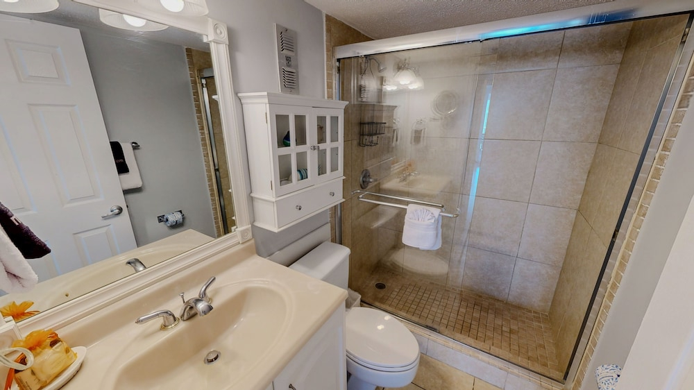 Shoreline Towers 2111 3 Bedroom Condo
