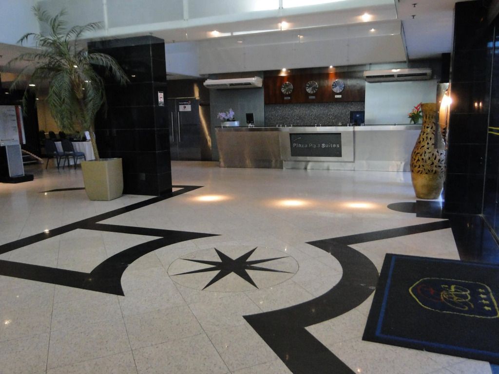 Plaza Praia Suítes