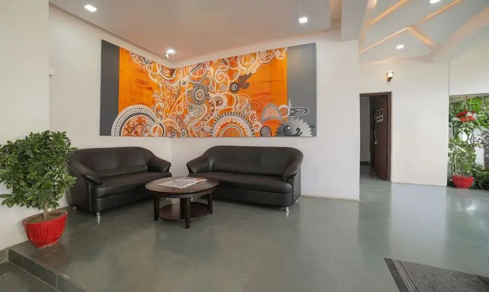 Treebo Ivory House