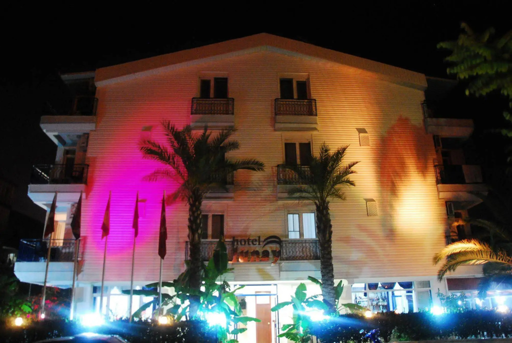 Hotel Lunay