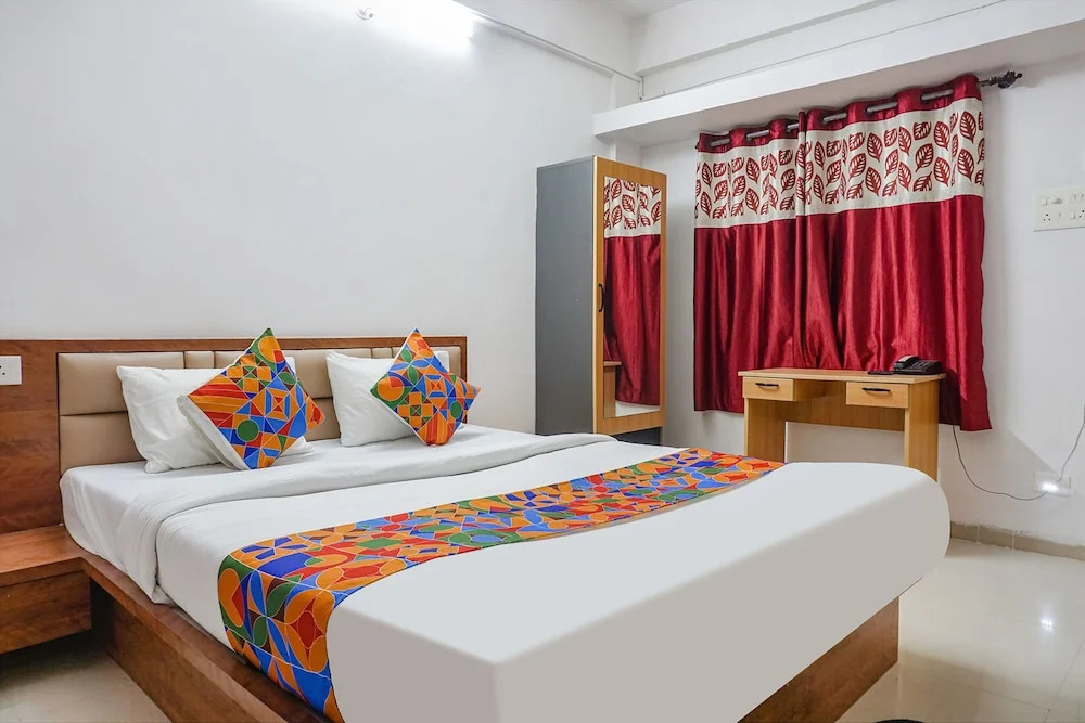 FabHotel Lake View - Chinmaya Vitthal Mandir