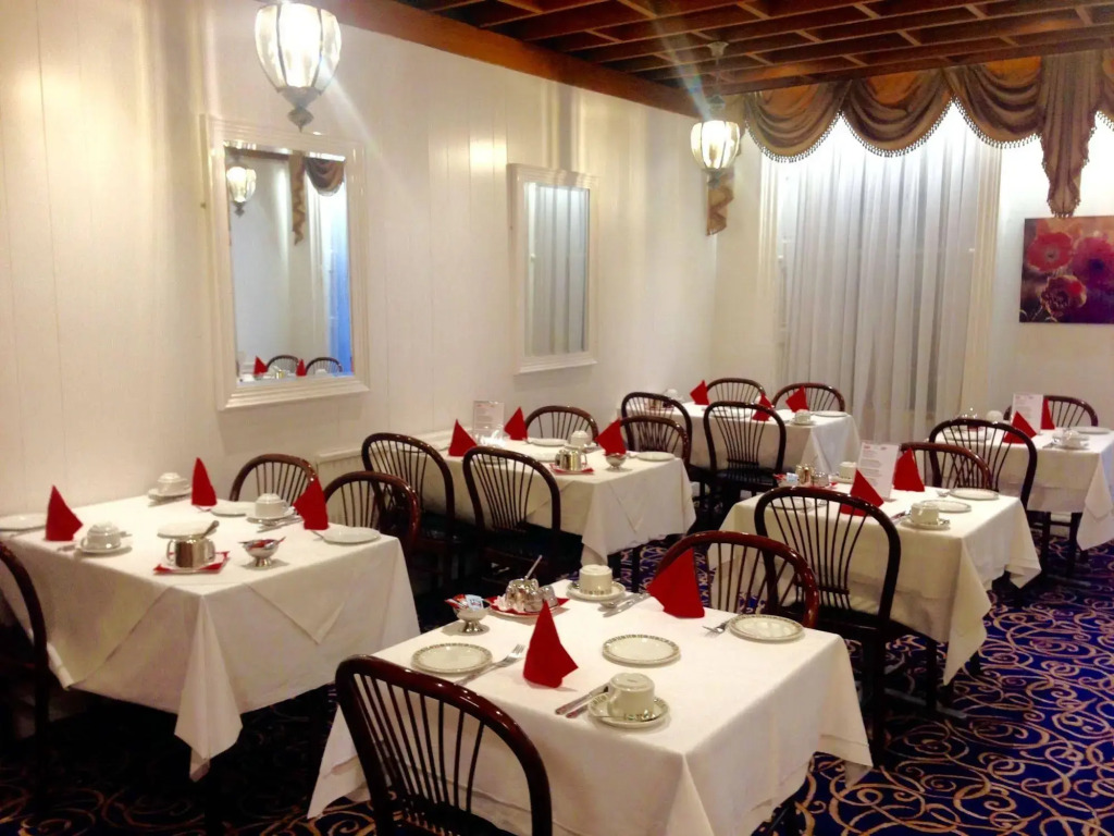 Dergvale Hotel