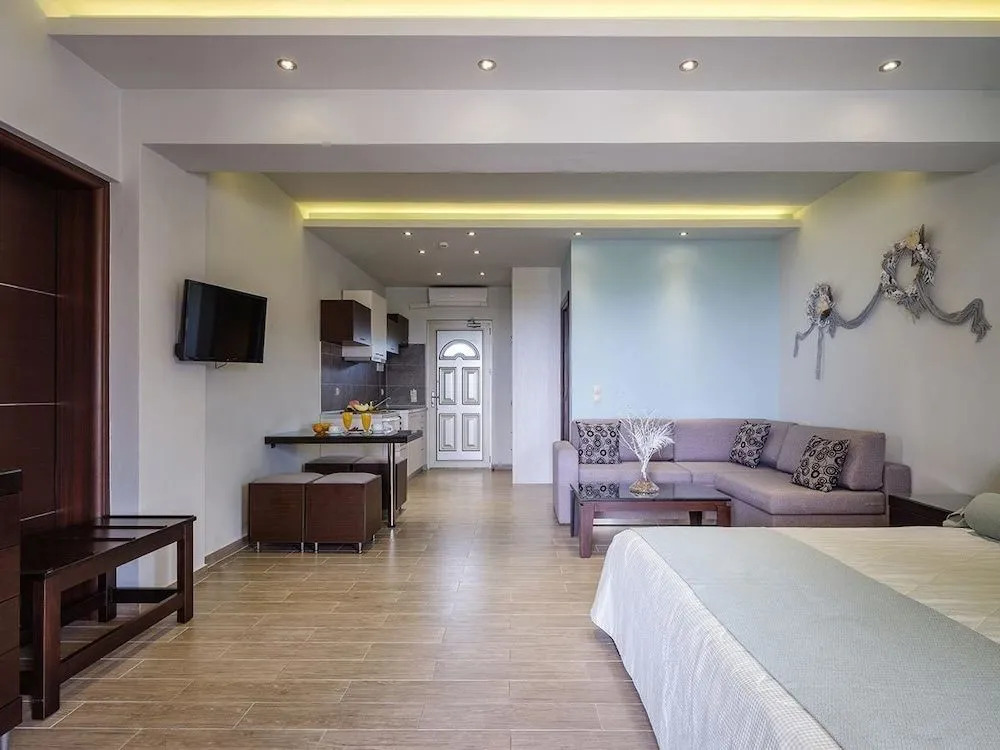 Sea View Suites & Holiday Homes - Plaka Beach Resort