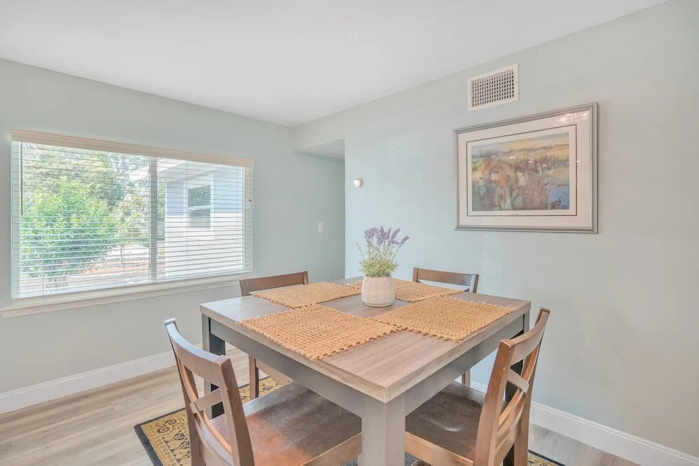 Private Cozy Sarasota Home 3 Bedroom Home by RedAwning