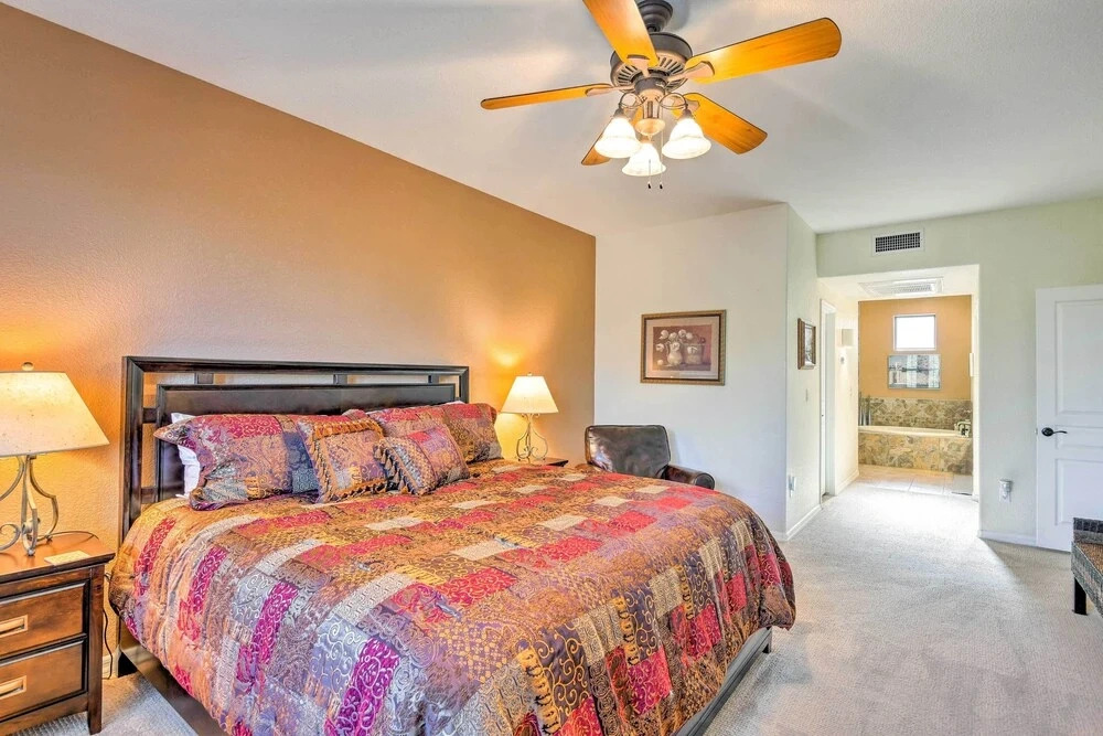 Pool, Balcony & Golf Course Views: Scottsdale Gem