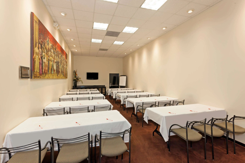 Ramada Plaza by Wyndham West Hollywood Hotel & Suites