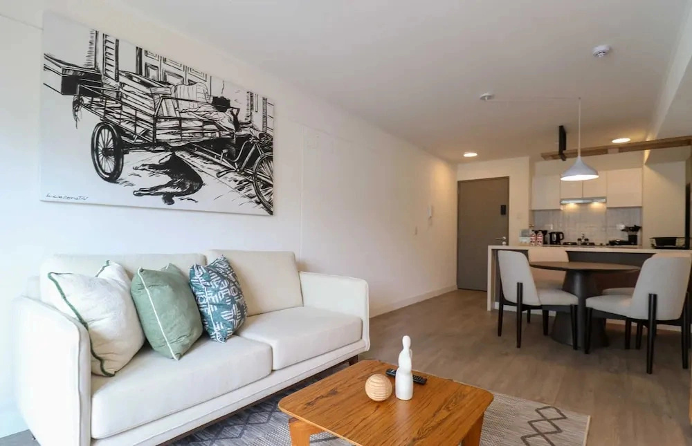 w Stunning 3BR w Balcony in Upscale Miraflores