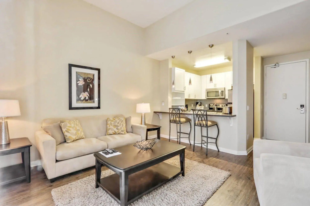 Global Luxury Suites at Lincoln Blvd