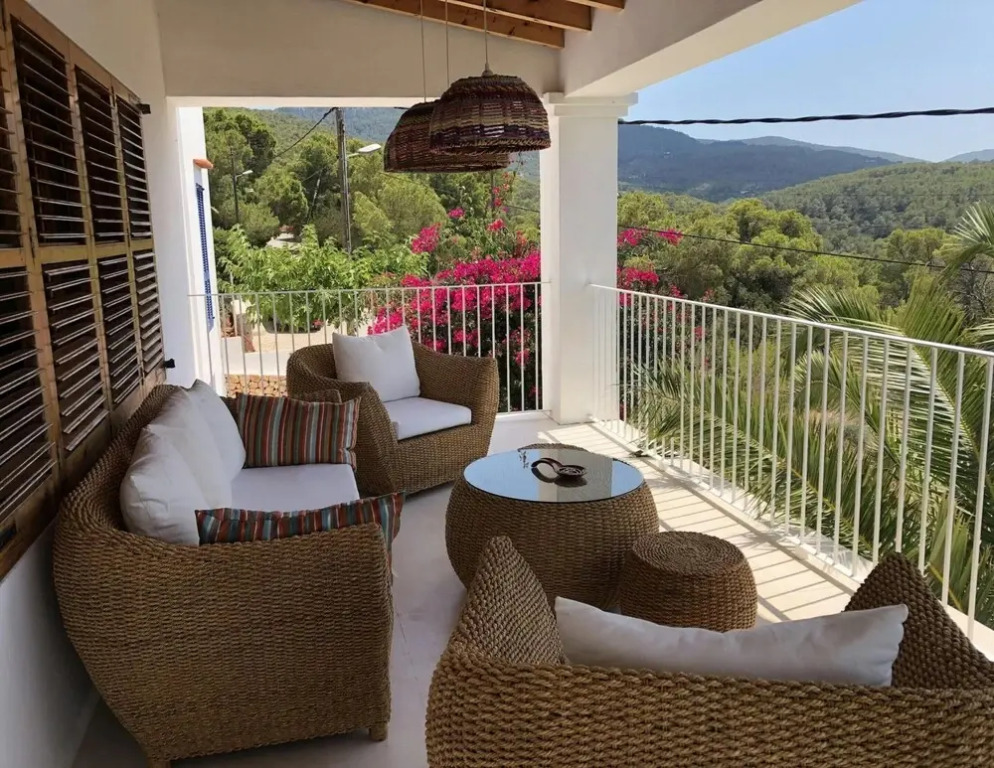 Hillside Villa Near Beaches