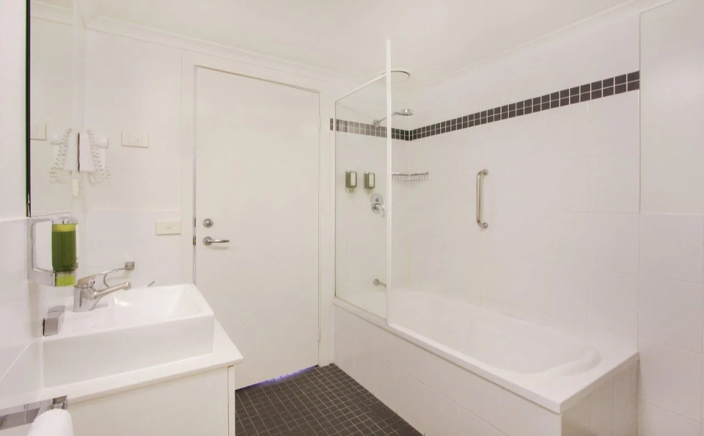 Pacific Suites Canberra