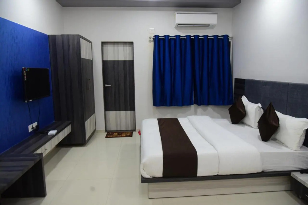 Hotel  Savera Palace