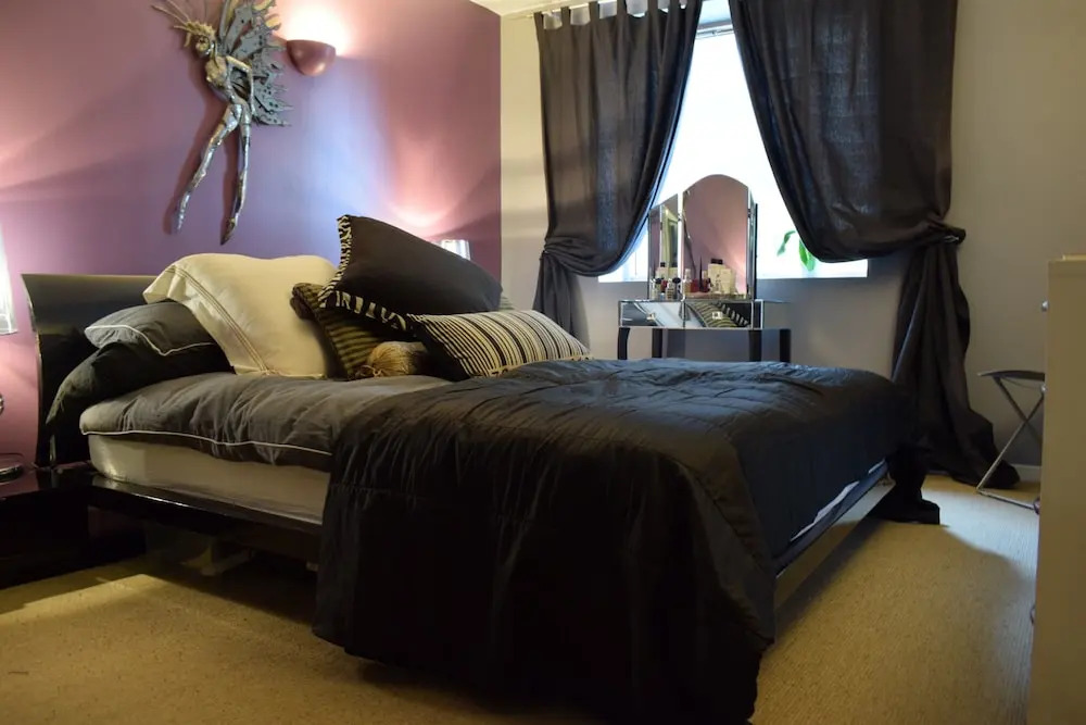 2 Bed Flat in Shoreditch With Balcony