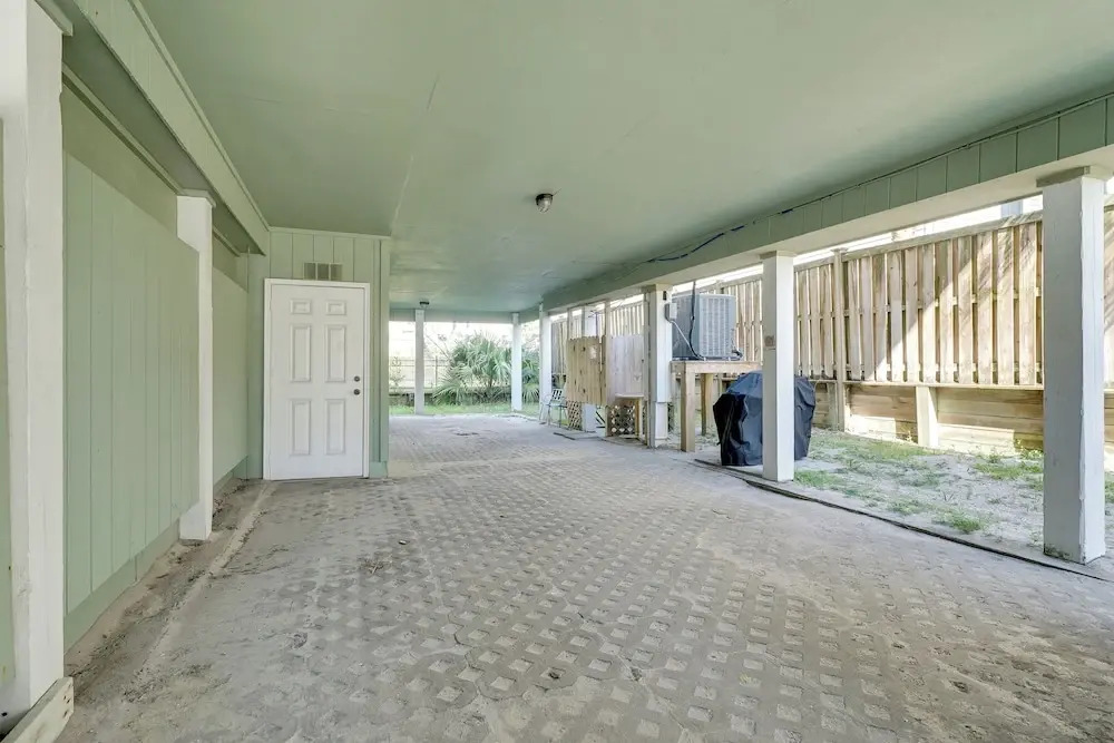 Condo w/ 2 Decks - Steps to Wrightsville Beach!