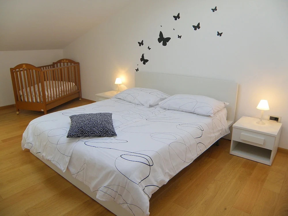 Modern Apartment in Pula Near Beach