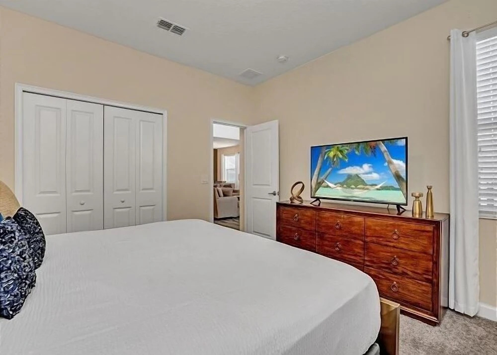 Beautiful Home 5 Bed 5 Bath Storey Lake Resort! 5 Bedroom Villa by RedAwning