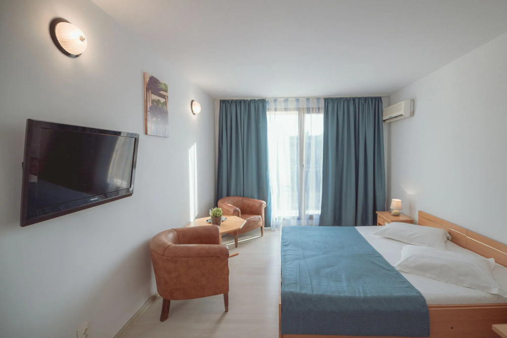 Q Hotel