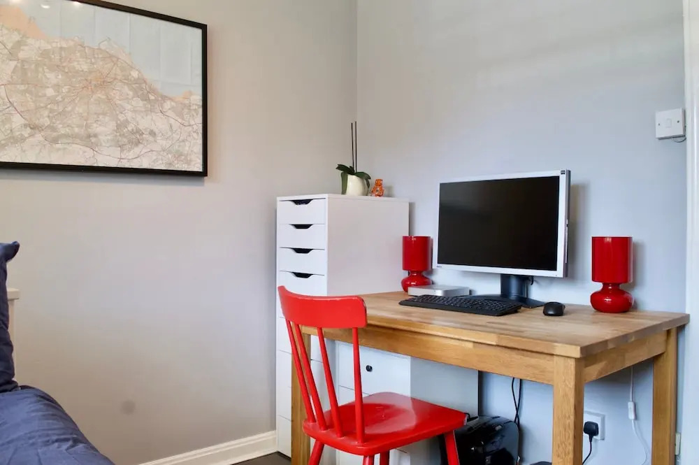 2 Bedroom Apartment Close To Stockbridge