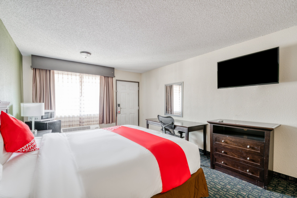 OYO Hotel Rosenberg TX I-69