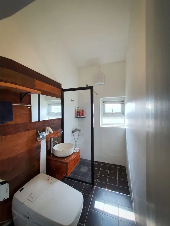 Robin & Blue