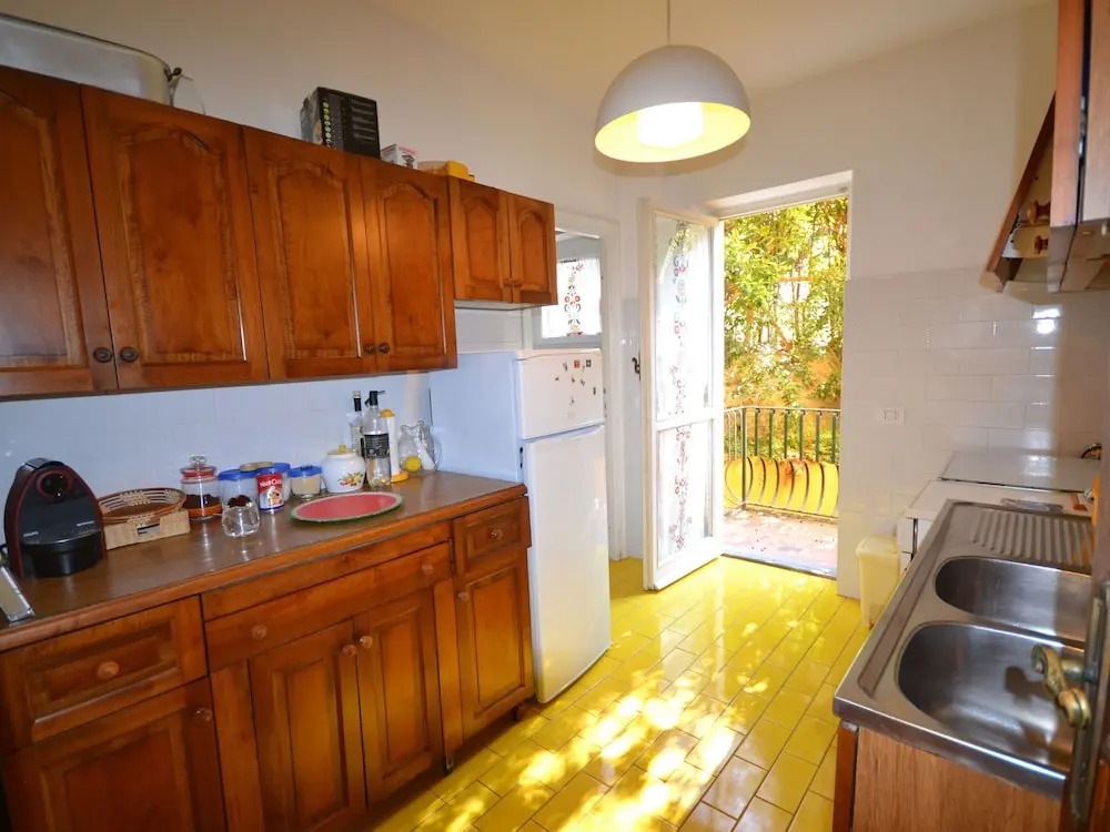 Large Apartment With sea Views in a Spacious Garden With a Shared Pool