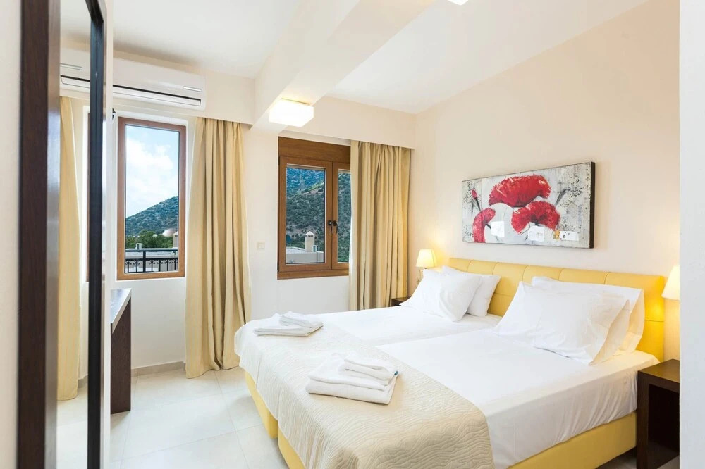 This Split Level Villa Perfect Place to Stay Wail in Rethymnon, Crete