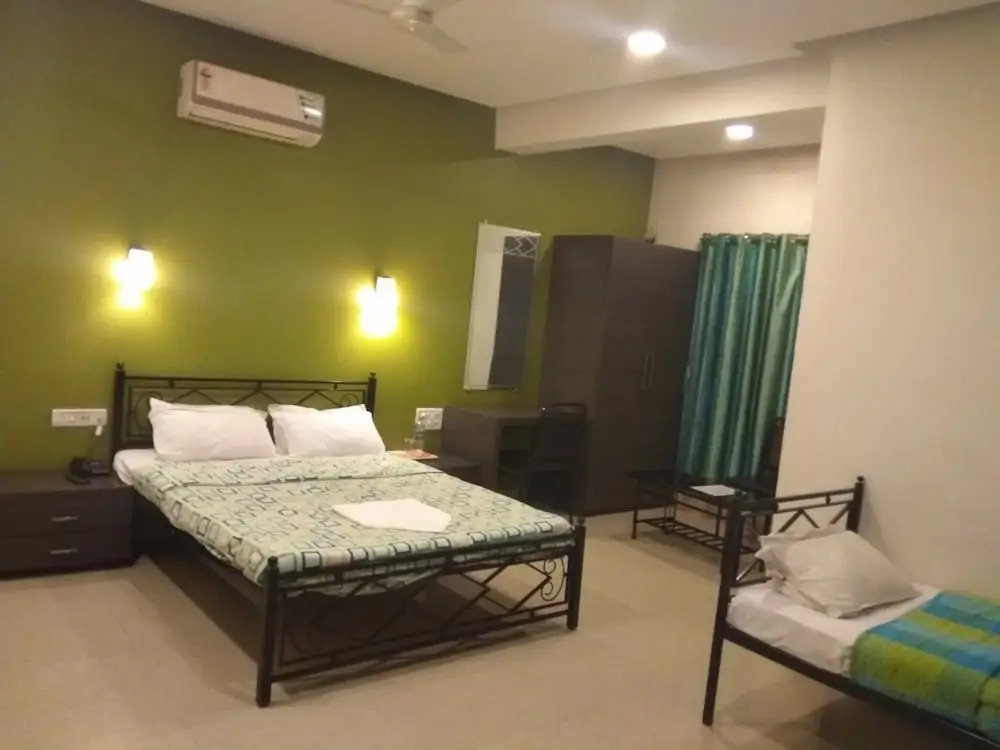 Hotel Orange Leaf
