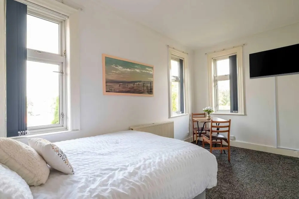 Fully Serviced 1-bed Studio8 in Coventry