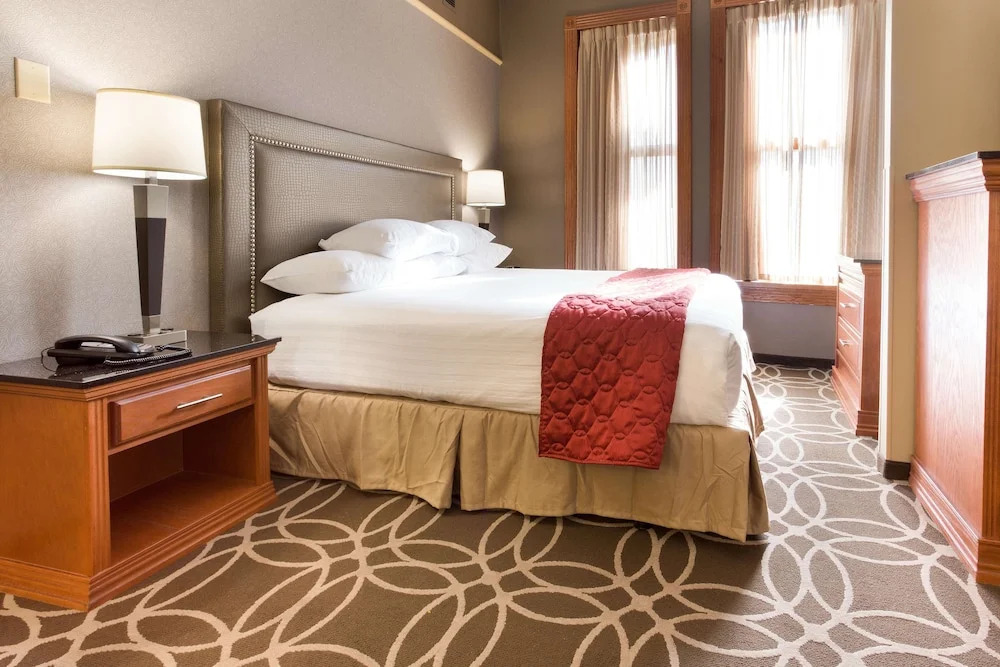 Drury Inn & Suites San Antonio Riverwalk