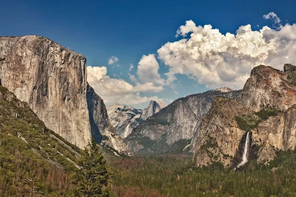 The Happy Place - Mountain Views and Amenities Galore by Yosemite Region Resorts