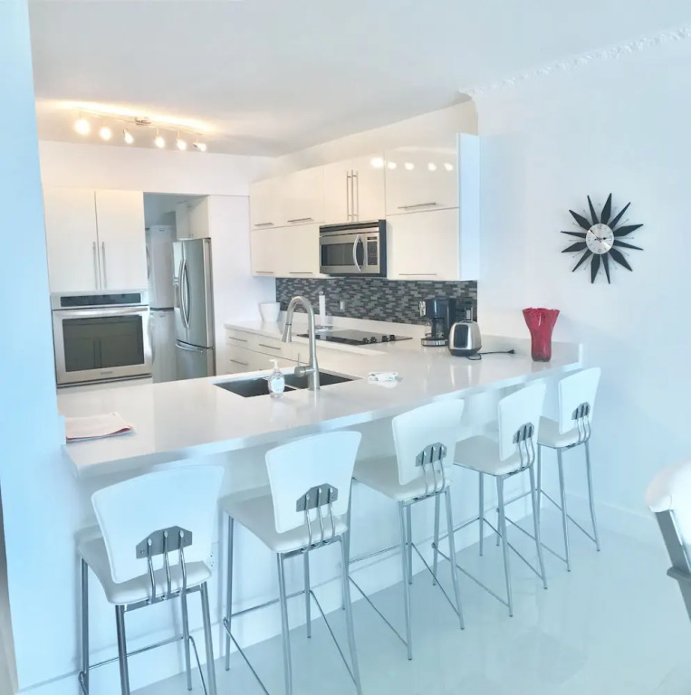 Le Marina Bay 1103 by Go Florida Condo, Sunny Isles