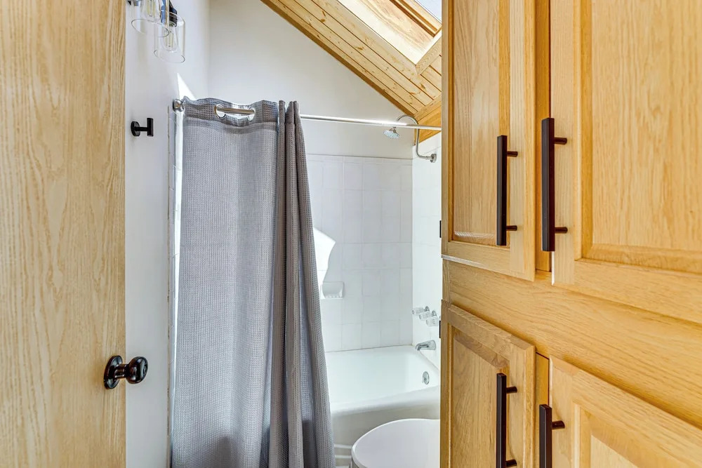 3 Mi to Ski Resort: Spacious Angel Fire Retreat