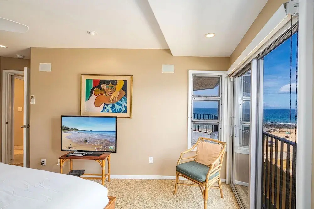 Oceanfront Hale Hui Kai 313 Large Lanai, AC, Incredible Views on Keawakapu Beach