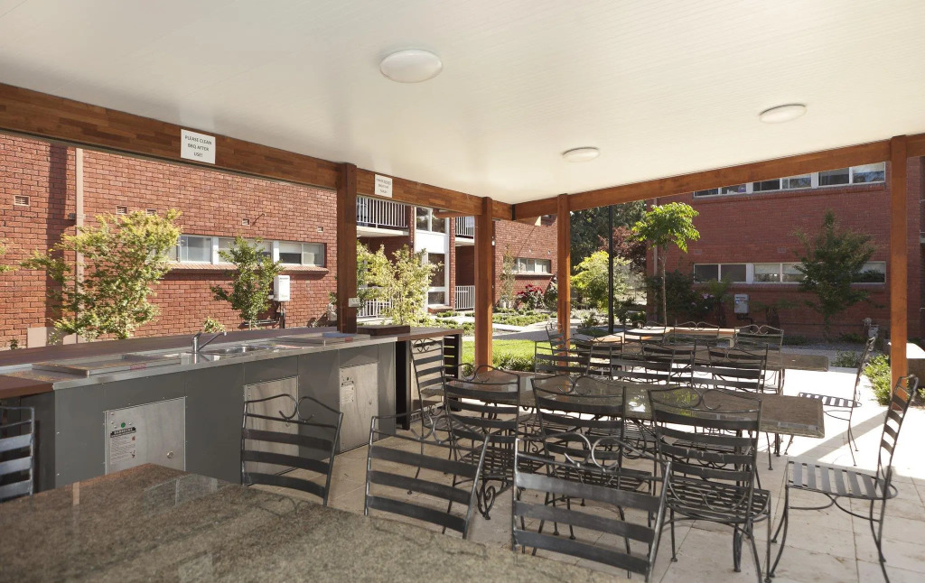 Forrest Hotel & Apartments