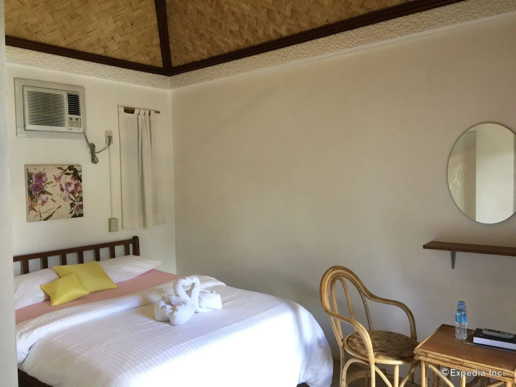SunzEn Palawan, Resort