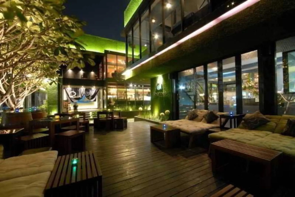 Thonglor Suites