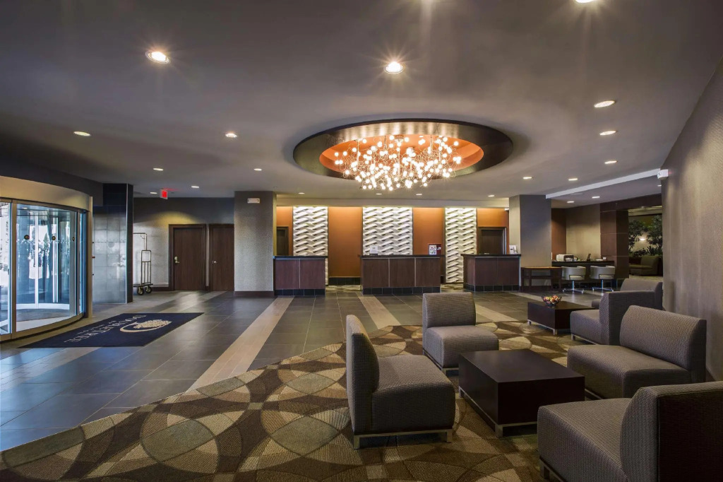 DoubleTree by Hilton Wichita Airport