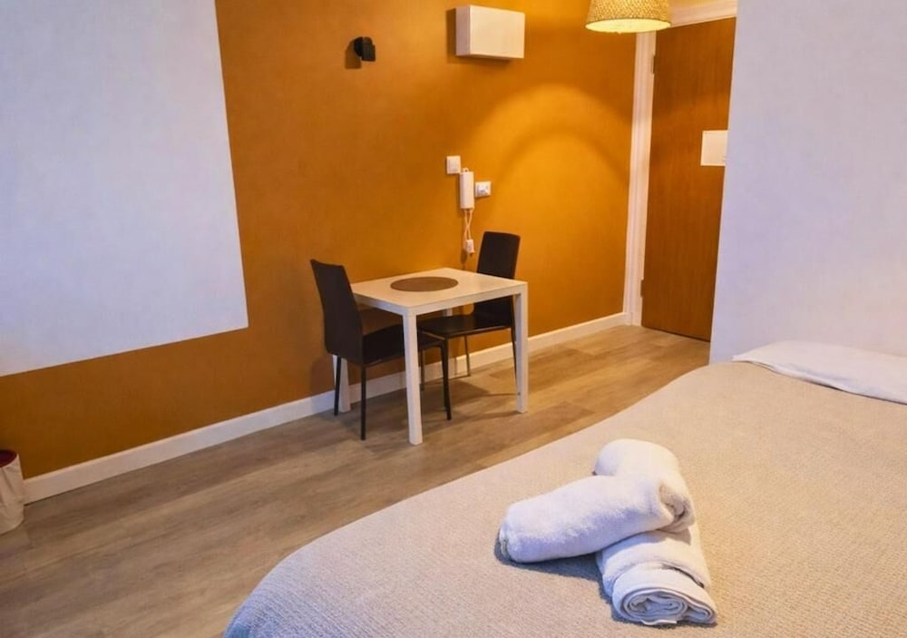 Stylish City Escape near Cavern Quarter