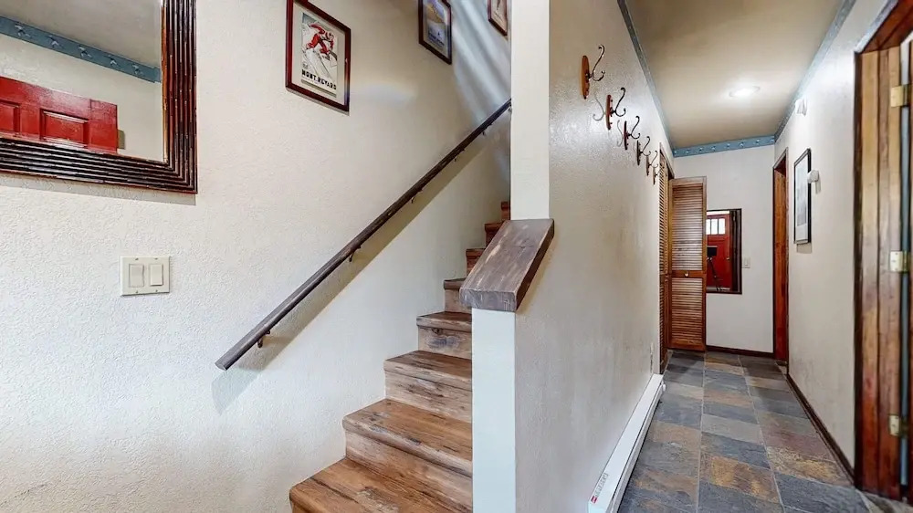 Mammoth Sierra Townhomes #25 3 Bedroom Condo
