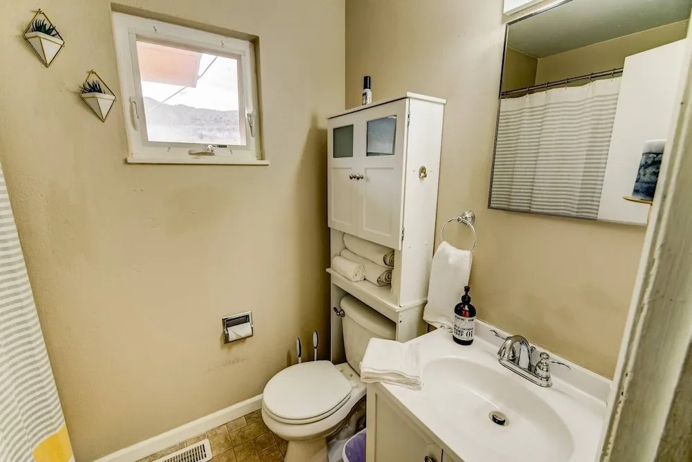 2BR Hikers Dream Red Rocks Dog-friendly!