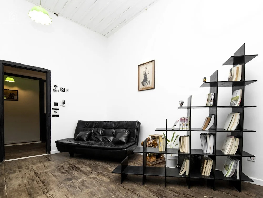 SYRI Guesthouse Vientiane Hostel & Cafe