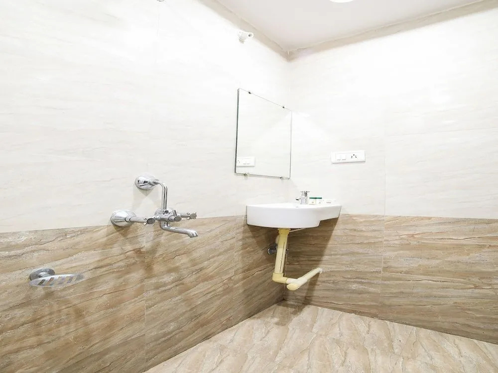 OYO 15605 Ruchira Villa