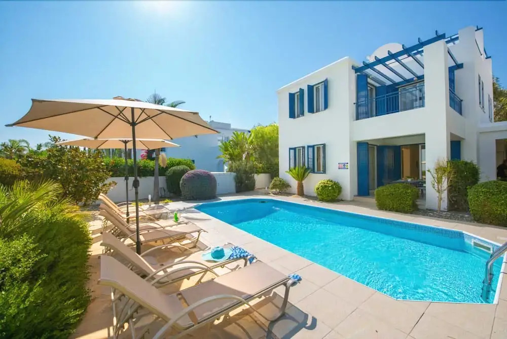 Villa Latchi Thea