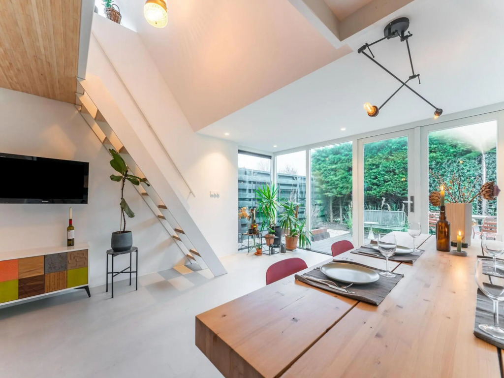 Stylish Holiday Home With Private Garden