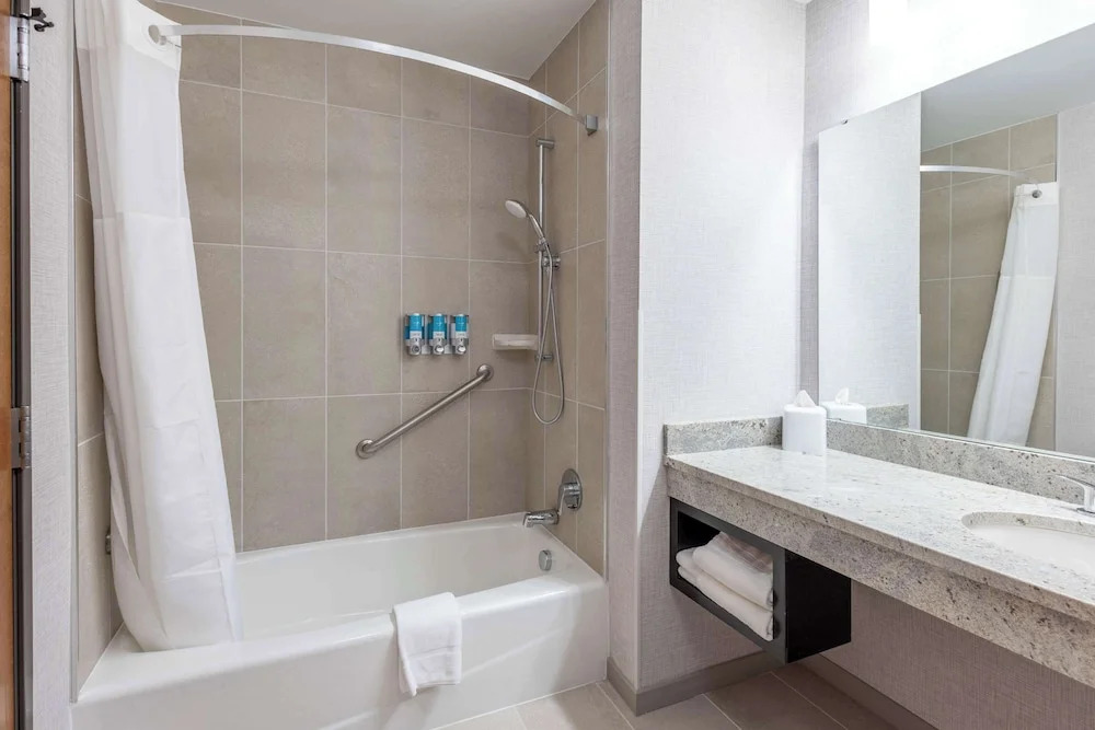 Drury Plaza Hotel Savannah Pooler
