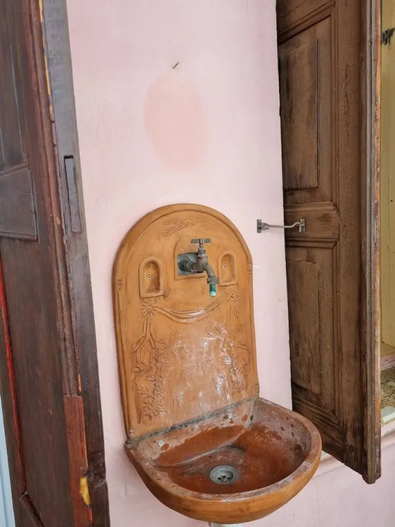 "skopelos- Iris - Your Traditional Home"