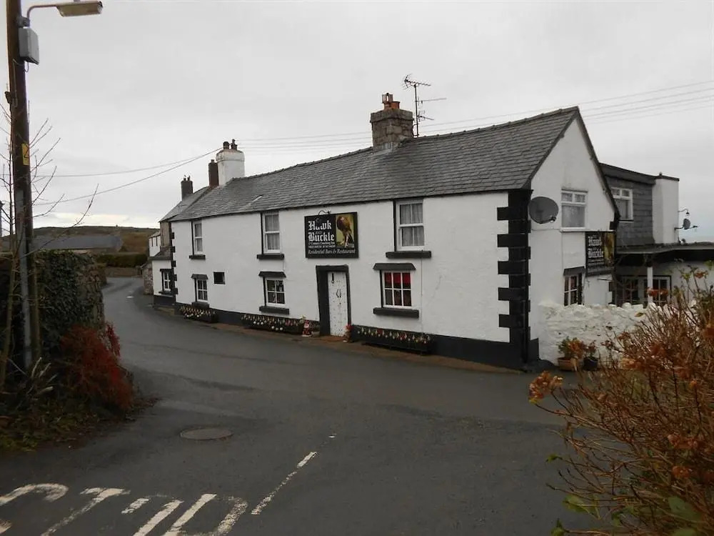The Hawk & Buckle Inn