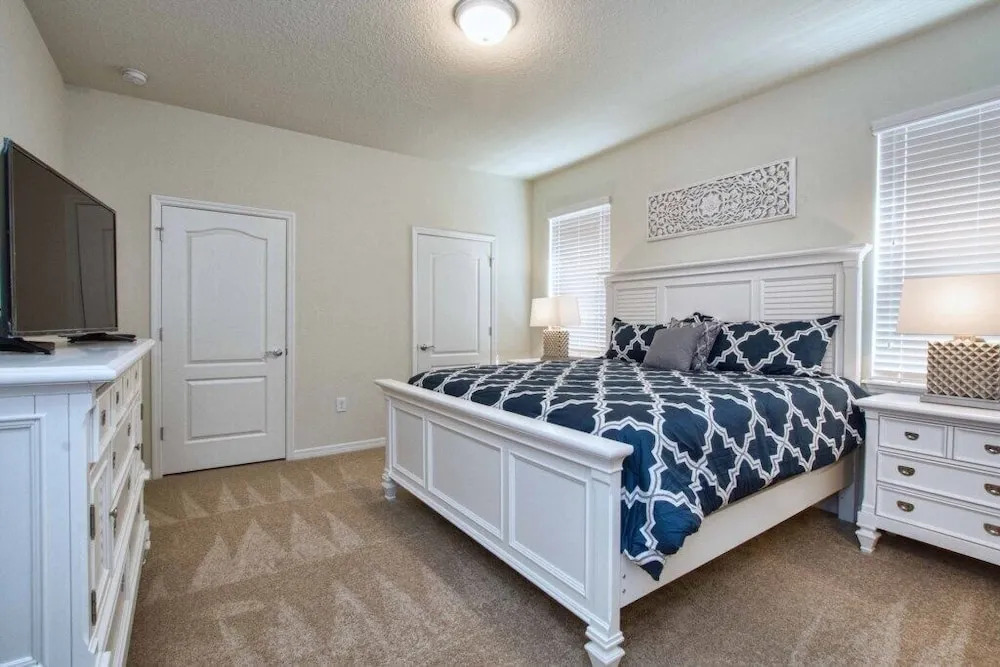 Windsor at Westside-8 Bedrooms House W/pool-3719ww Home