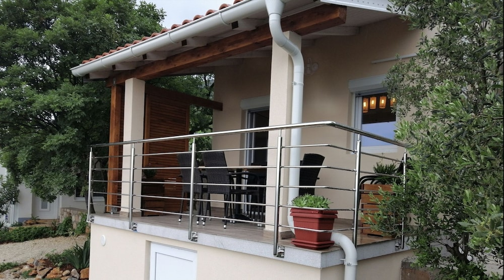 House Anica
