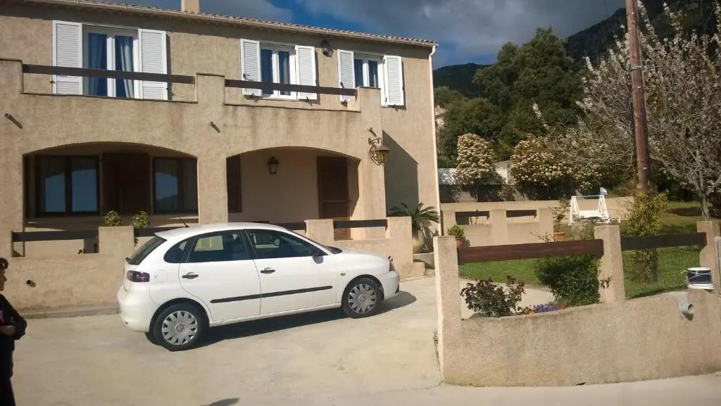 Bas de Villa chez Mr.Girolami Dominique