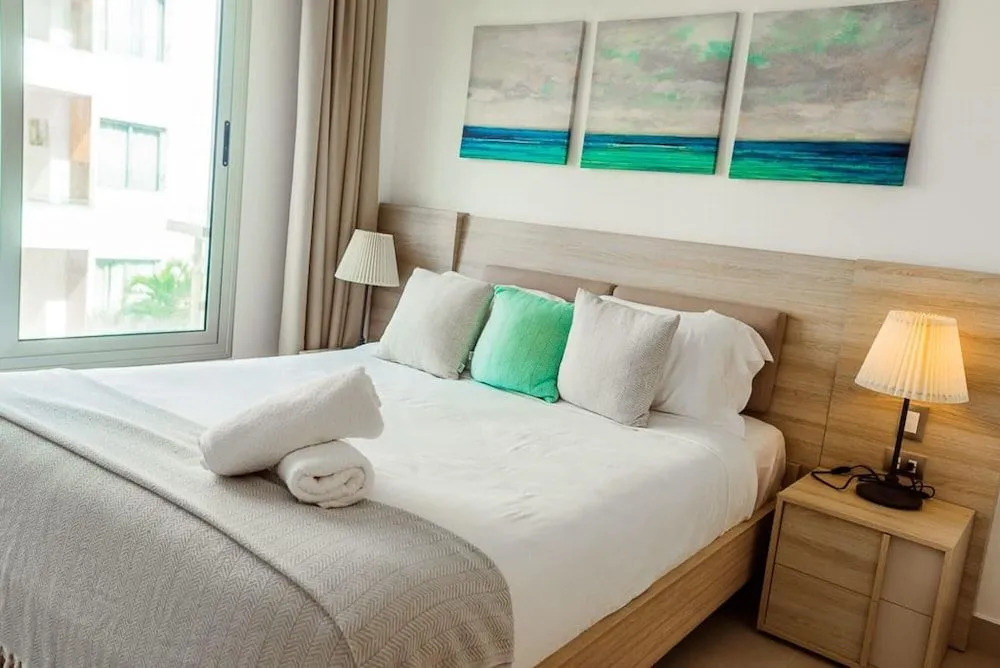 2 bed Penthouse Just Steps From the Beach